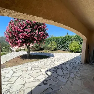 https://rez-de-jardin-dans-levens.fr-provencehotel.com